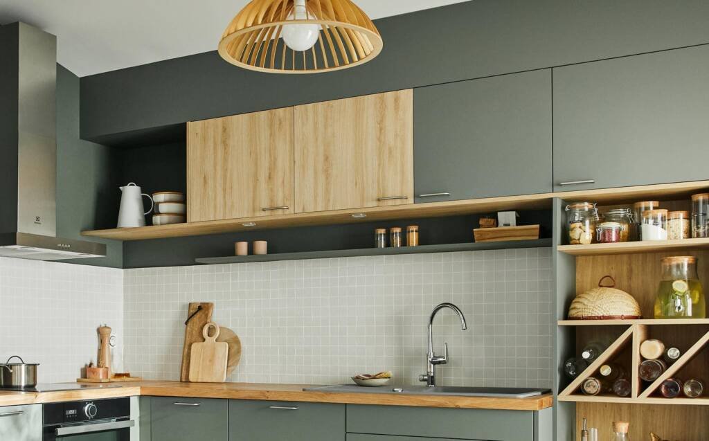 Diseño de cocina rústica integrada